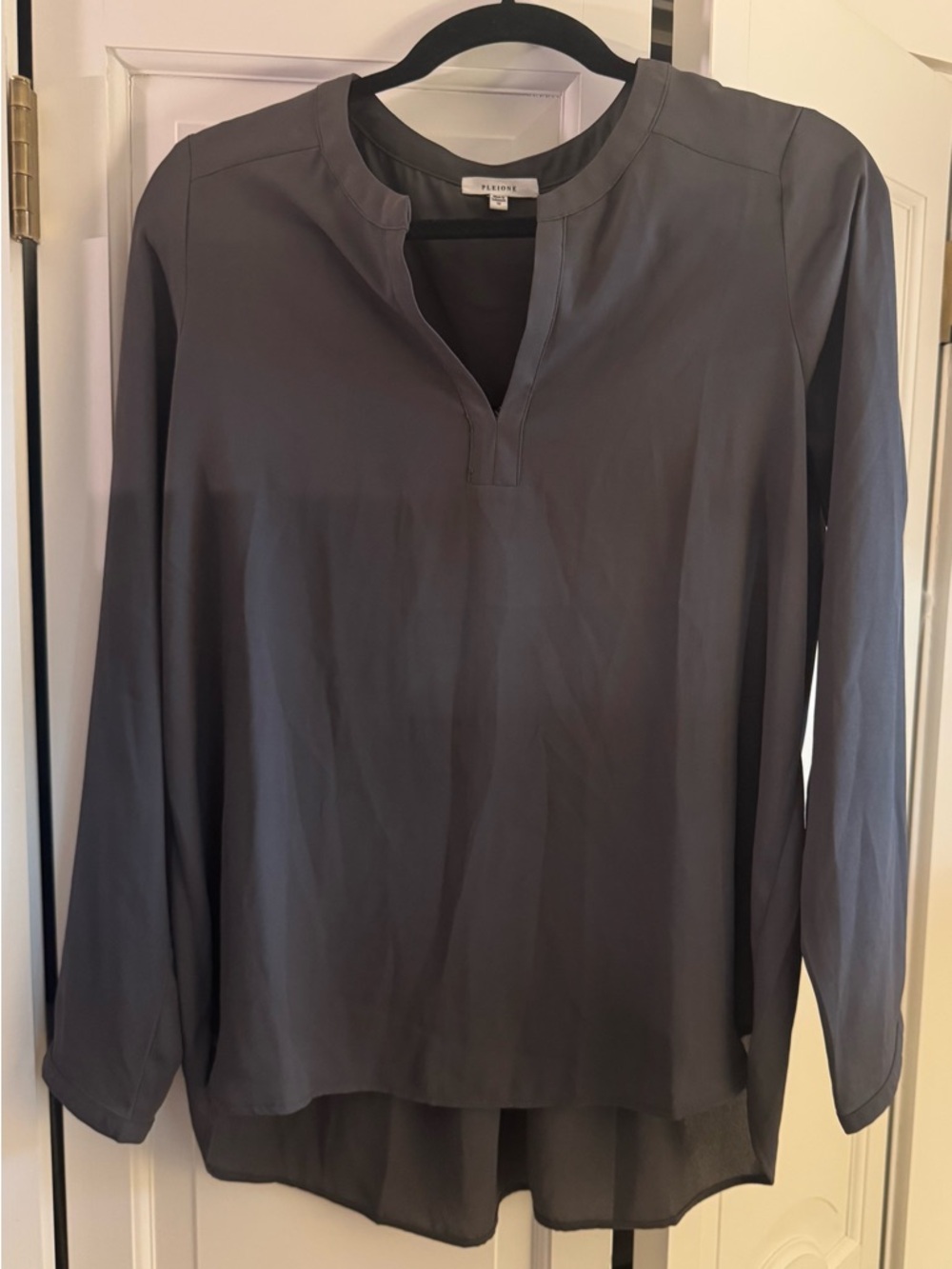 Long-Sleeve Gray Women’s Top